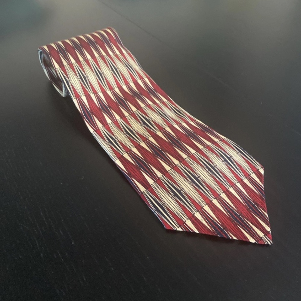 Ferrell Reed red patterned 100% Italian silk men's handmade tie 57 3/4" X 4 “